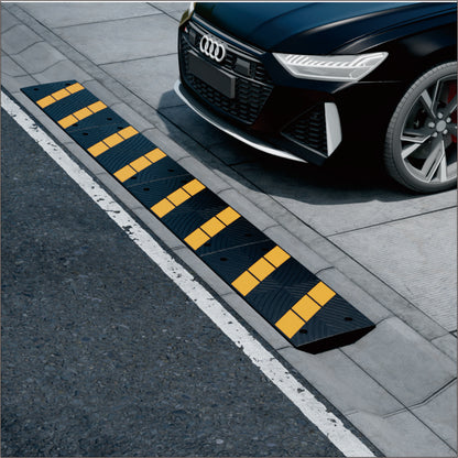 Help the vehicle easily cross the horizontal trail without causing damage. On the surface, there are two large reflected stripes, which play a warning role.